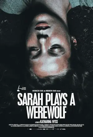 Sarah spielt einen Werwolf